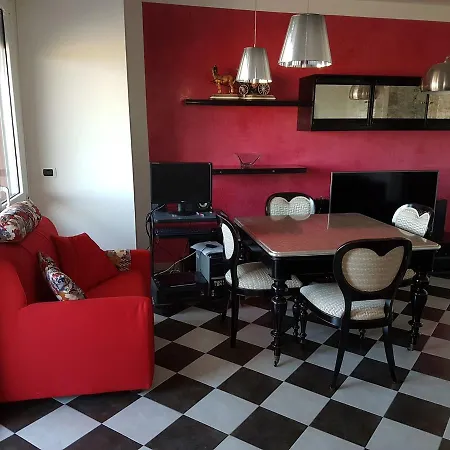 Apartman Black And White *
