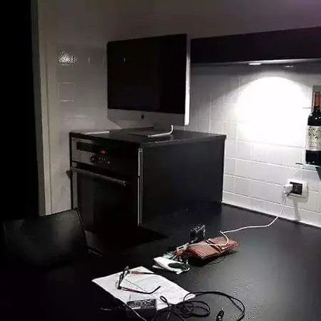 Apartman Black And White *