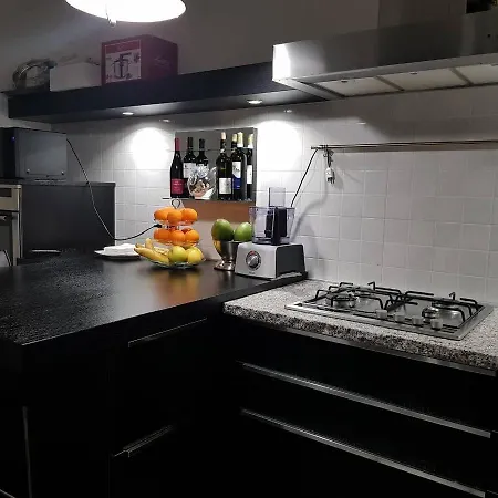 Apartman Black And White *